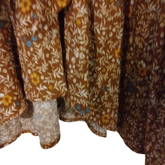 A.n.a. Brown floral design, Boho Tie Neck, Puff Sleeved, Plus Sized Top 2X - Picture 6 of 7